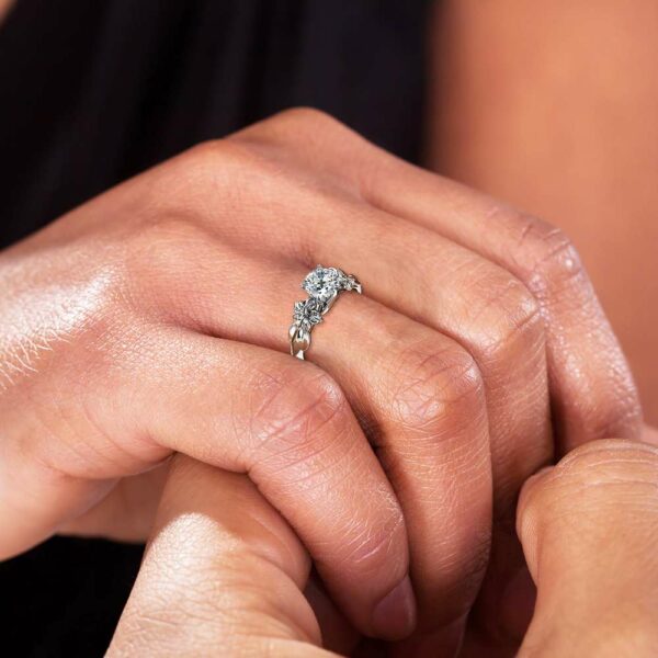 Floral 14K White Gold Moissanite Engagement Ring for Women / Unique Engagement Ring / Flower Ring / Gold Moissanite Floral Engagement Ring